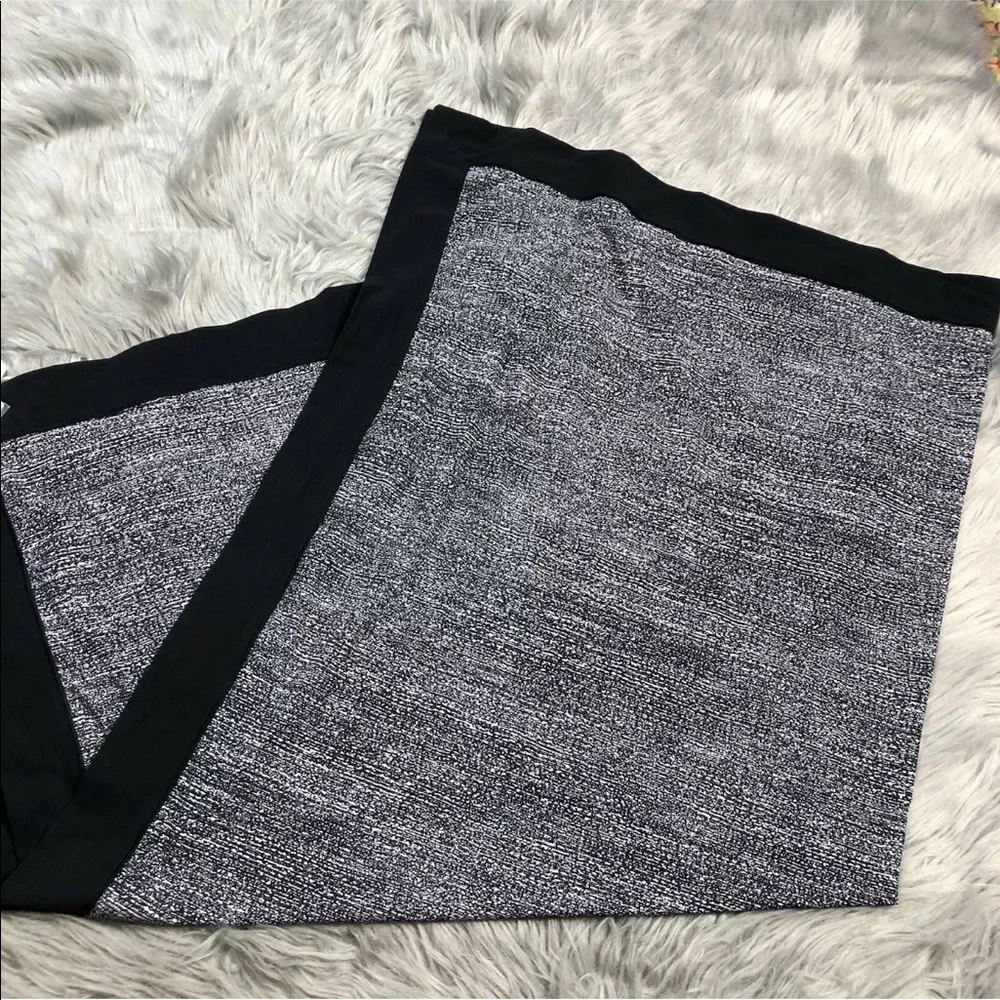 Lululemon Made To Shade Scarf Salt Alpine White Black